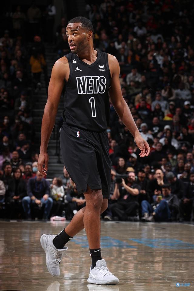 全英羽毛球公开赛：印尼双雄金廷乔纳坦战胜对手 会师决赛